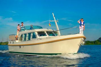 Yachtcharter Linssen Grand Sturdy 33.9 AC Bugansicht