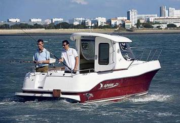 Yachtcharter Arvor 215 Heckensicht 1 Kab