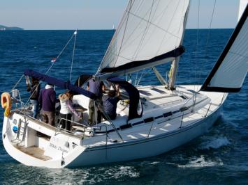 Yachtcharter Eminence 40 Heckansicht 3 Cab 2 WC