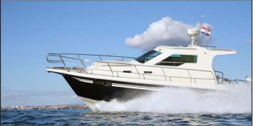 Yachtcharter Vektor 950 Seitenansicht