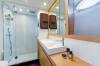 Yachtcharter Pershing 64 Nasszelle 3 Cab 3 WC