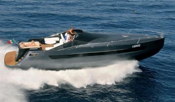 Yachtcharter SFY M1 Seitenansicht 1 Kab