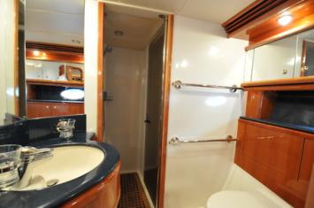 Yachtcharter Sunsseker Manhattan 80 Nasszelle 1 4 Cab
