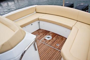 Yachtcharter Beneteau Flyer 850 SD Deck