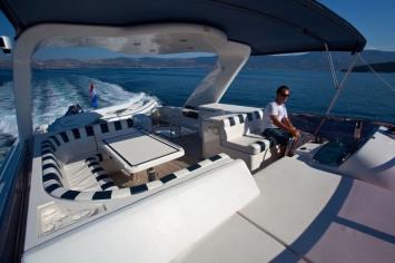 Yachtcharter Elegance 68 Cockpit 4 Kab 4 WC