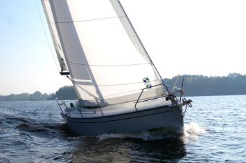 Yachtcharter Delphia 29.2 Bugansicht 2 Kab 1 WC