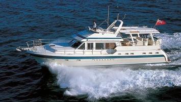 Yachtcharter Trader 585 Seitenansicht