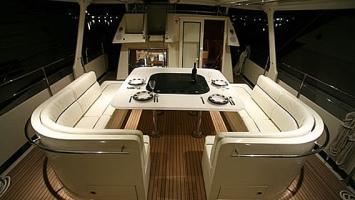 Yachtcharter Trader 585 Cockpit