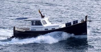 Yachtcharter Menorquin 130 Seitenansicht