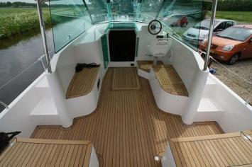 Yachtcharter Delphia 1050 Kockpit 3 Kab 1 WC