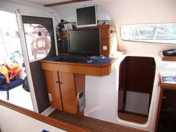 Yachtcharter Nautitech 47 Kartentisch 5 Cab 3 WC