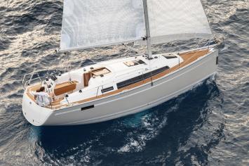 Yachtcharter Bavaria Cruiser 33 2cab top