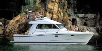 Yachtcharter Antares 10.80 2cab top