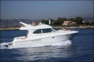 Yachtcharter Prestige 36 Seitenansicht 2 Cab 1 WC