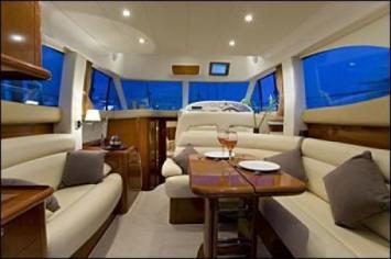 Yachtcharter Prestige 36 Salon 2 Cab 1 WC