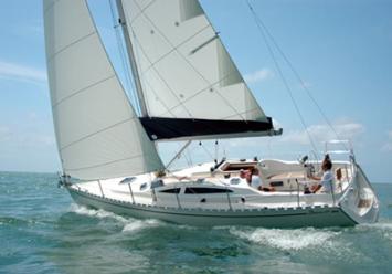 Yachtcharter Delphia 37 Seitenansicht