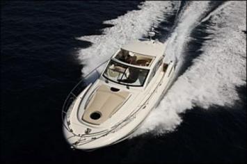 Yachtcharter Prestige 500 Bugansicht 3 Cab 2 WC