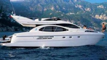 Yachtcharter Azimut 46 Bugansicht 3 Cab 2 WC