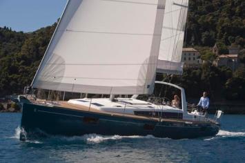 Yachtcharter Oceanis 48 Bugansicht 5 Kab 3 WC