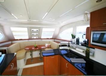 Yachtcharter Aquila 39 Salon