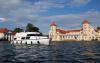 Yachtcharter Hausboot Mecklenburg Seenplatte Europa E700 vorm Schloss Rheinberg Boot Typ Europa
