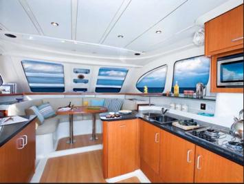 Yachtcharter moorings 372 pc 2Kab Innen