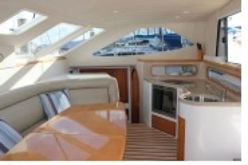 Yachtcharter Tasman 35 (3+1Cab:2WC) Salon