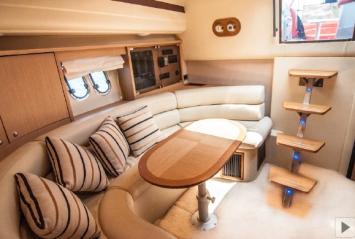 Yachtcharter MOA GR 39 Open (2Cab) Salon