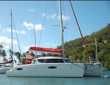 Yachtcharter Orana 44 Maestro (3Cab:3WC) Seitenansicht 