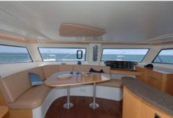 Yachtcharter Orana 44 Maestro (3Cab:3WC) Salon