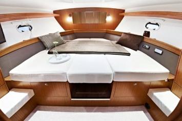 Yachtcharter Bavaria 39 sport HT 2cab cabin