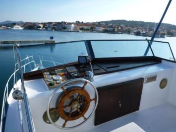 Yachtcharter DeGroot 43 Fly_ockpit