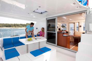 Yachtcharter Leopard 44  4 Kab:4WC Deck