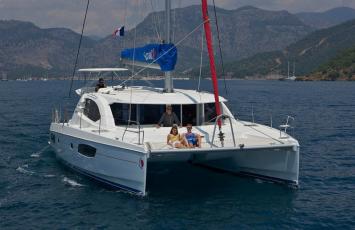 Yachtcharter Leopard 44  4 Kab:4WC Bug:Seite