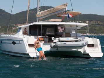 Yachtcharter Helia 44 4Cab:4WC Heck