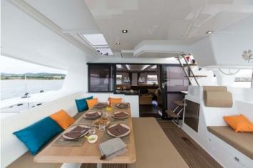 Yachtcharter Helia 44_4Cab 4WC Deck