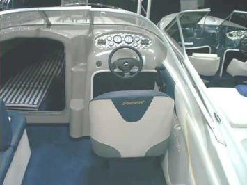 Yachtcharter Viper 203 Cockpit