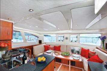 Yachtcharter Leopard 39 PC (4+2Cab/2WC) Salon