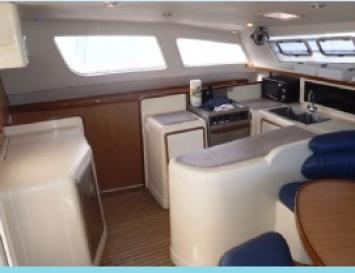 Yachtcharter Leopard 4700  (4Cab) Pantry