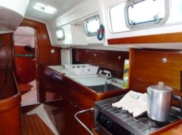 Yachtcharter Oceanis 40 CC 2cab pantry