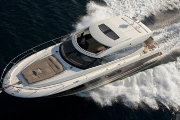 Yachtcharter Prestige 500 (3+1Cab 2+1WC) Deck