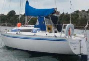 Yachtcharter MGC 27 Seitenansicht