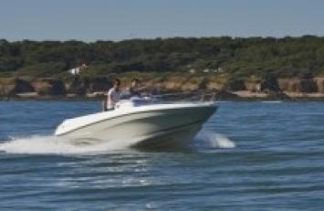 Yachtcharter Cap Camarat 5.5 CC   Seite:Bug