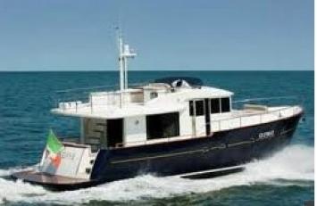 Yachtcharter Cantieri Estensi 530 Maine Seitenansicht