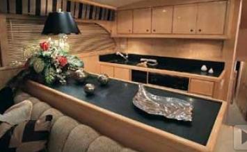 Yachtcharter Bertram 60 (3+1cab:3+1WC)  Pantry