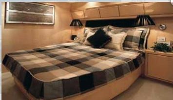 Yachtcharter Bertram 60 (3+1cab:3+1WC)  Kabine