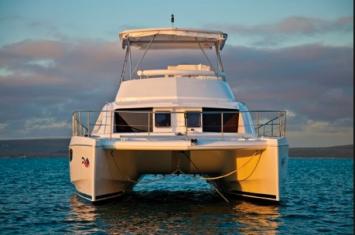 Yachtcharter moorings 393 pcV 3Kab Heck