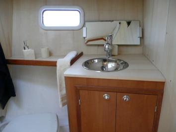 Yachtcharter fan_class_32_toilettes