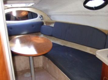 Yachtcharter Regal 2465 Commodore_Salon