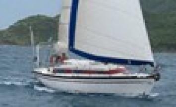 Yachtcharter Dufour 3800_Seitenansicht Bug